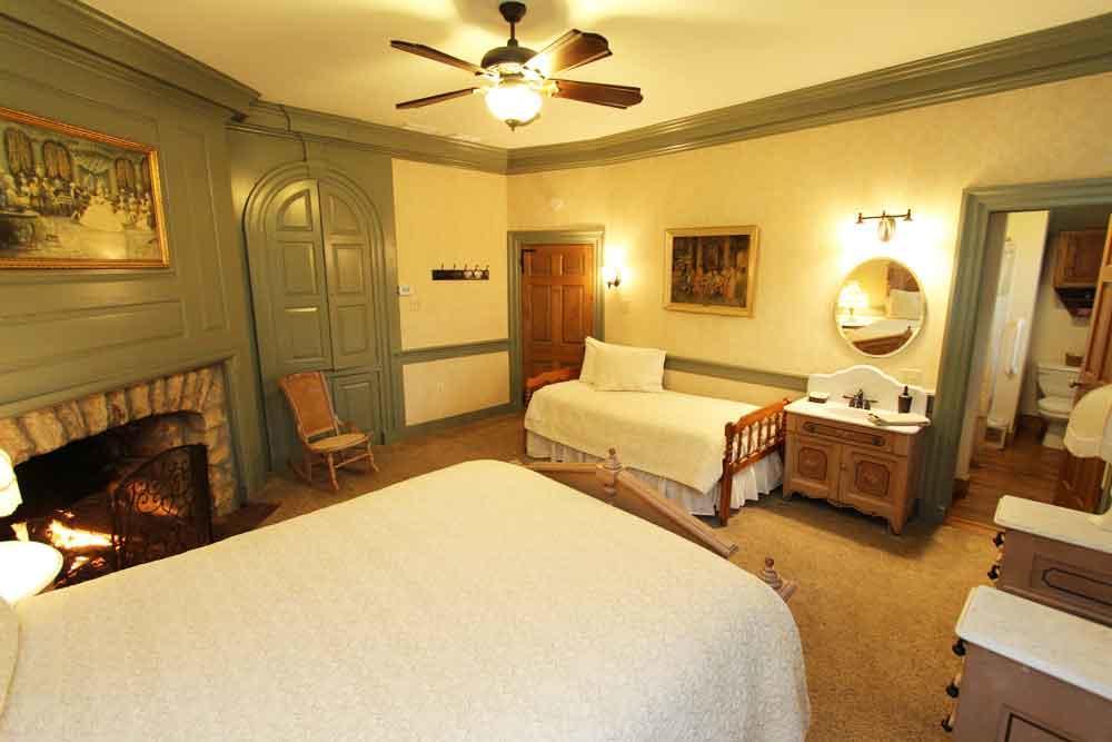 Rocky Acre Farm Bed & Breakfast Mount Joy Exterior photo